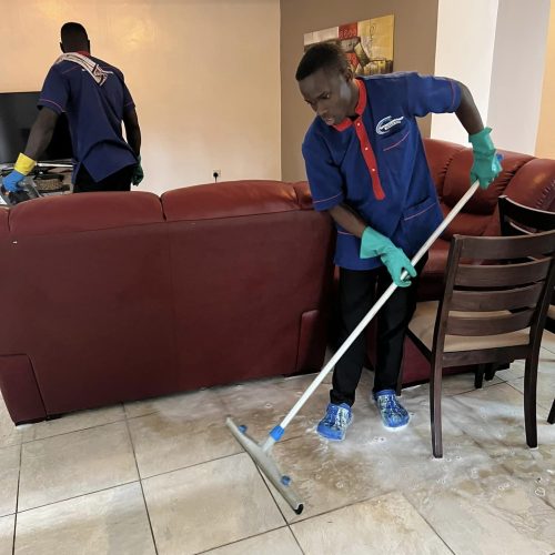 Limpiar team cleaning after a party event